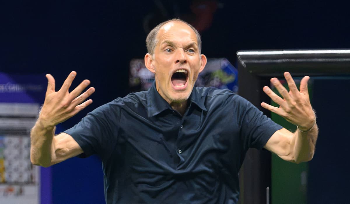 Englands Trainer Thomas Tuchel zeigt, wie man eine Mannschaft antreibt